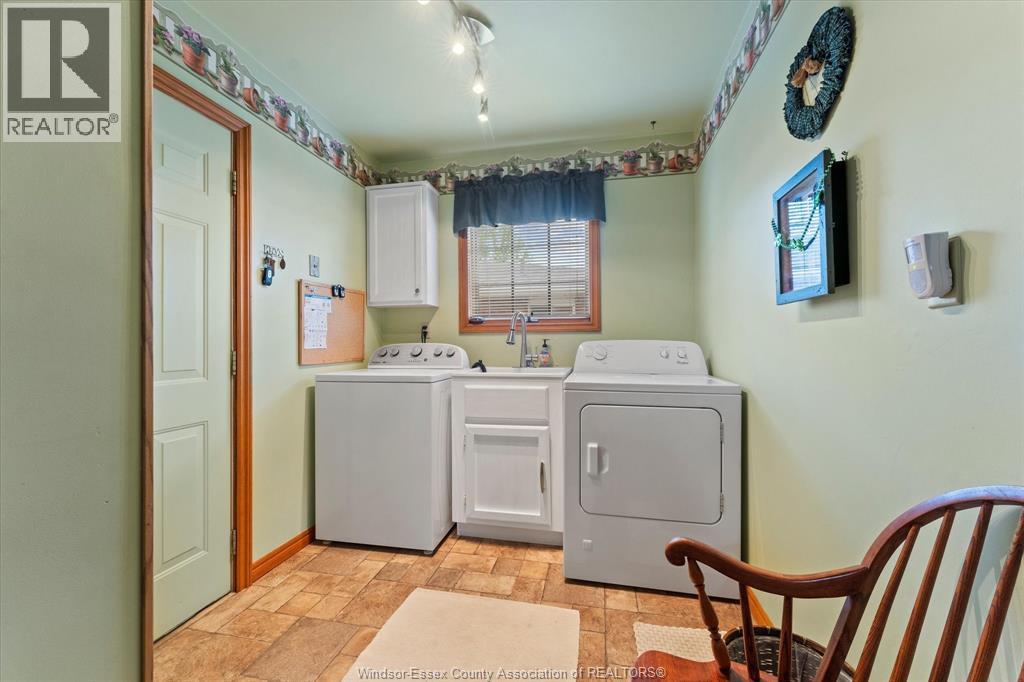 Photo 37 of 606 Pine Ridge Avenue, Amherstburg ON