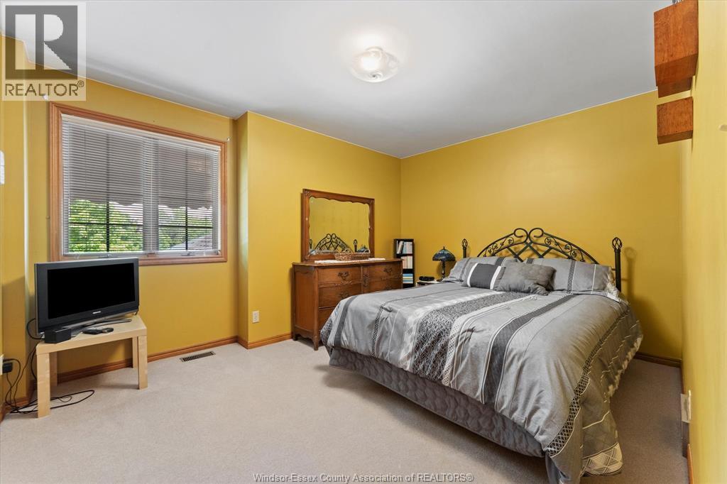 Photo 10 of 606 Pine Ridge Avenue, Amherstburg ON