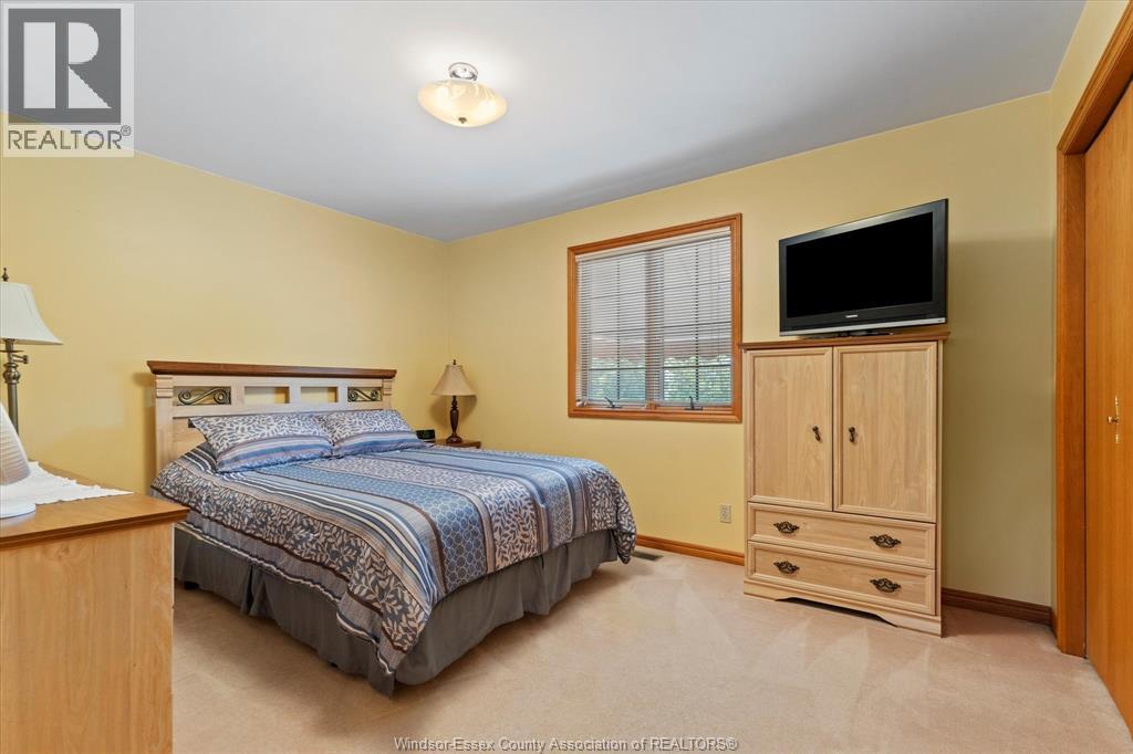 Photo 14 of 606 Pine Ridge Avenue, Amherstburg ON