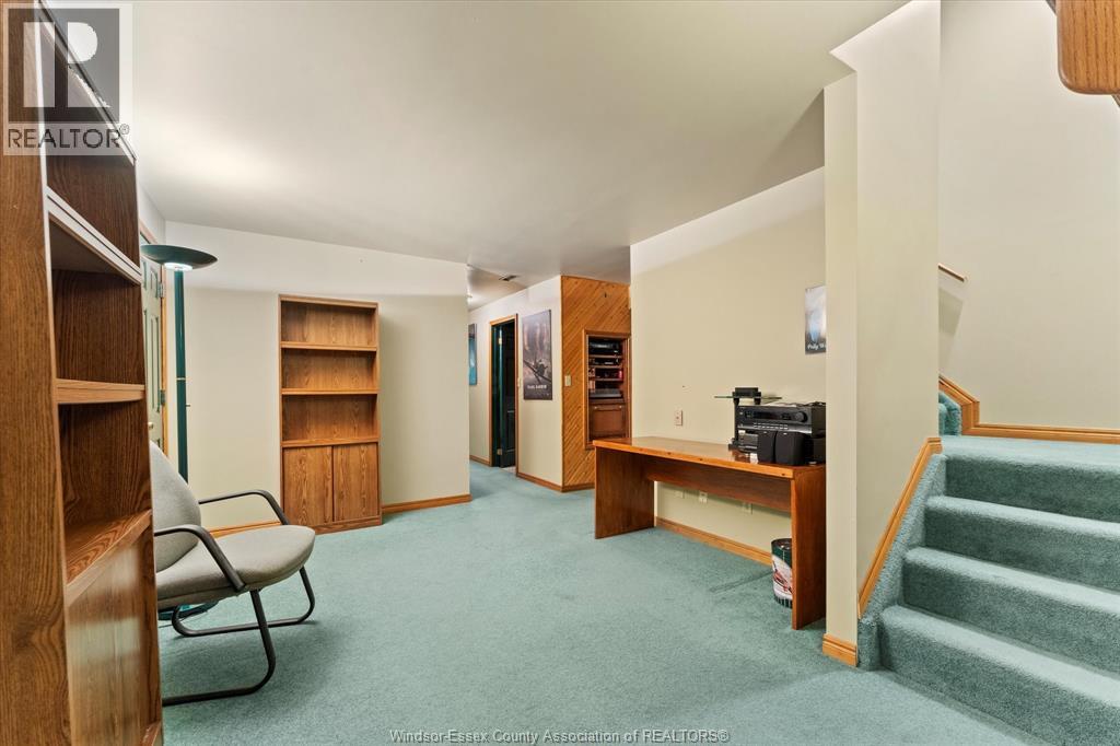 Photo 13 of 606 Pine Ridge Avenue, Amherstburg ON