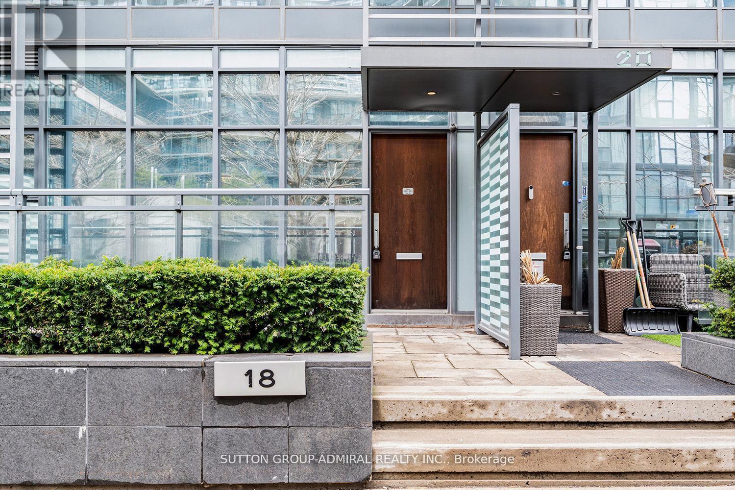 Photo 12 of G 20 18 Capreol Court E, Toronto ON
