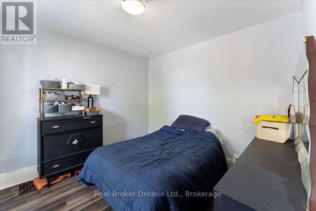 Photo 17 of 416 Deere Street, Welland ON
