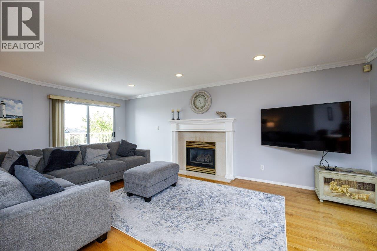 Photo 12 of 4549 Portland Street, Burnaby BC
