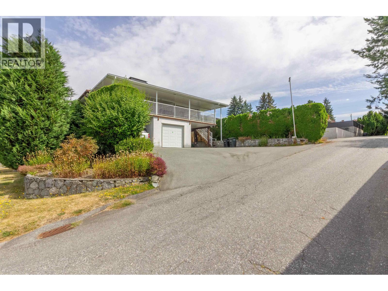 Photo 38 of 1450 Howard Avenue, Burnaby BC