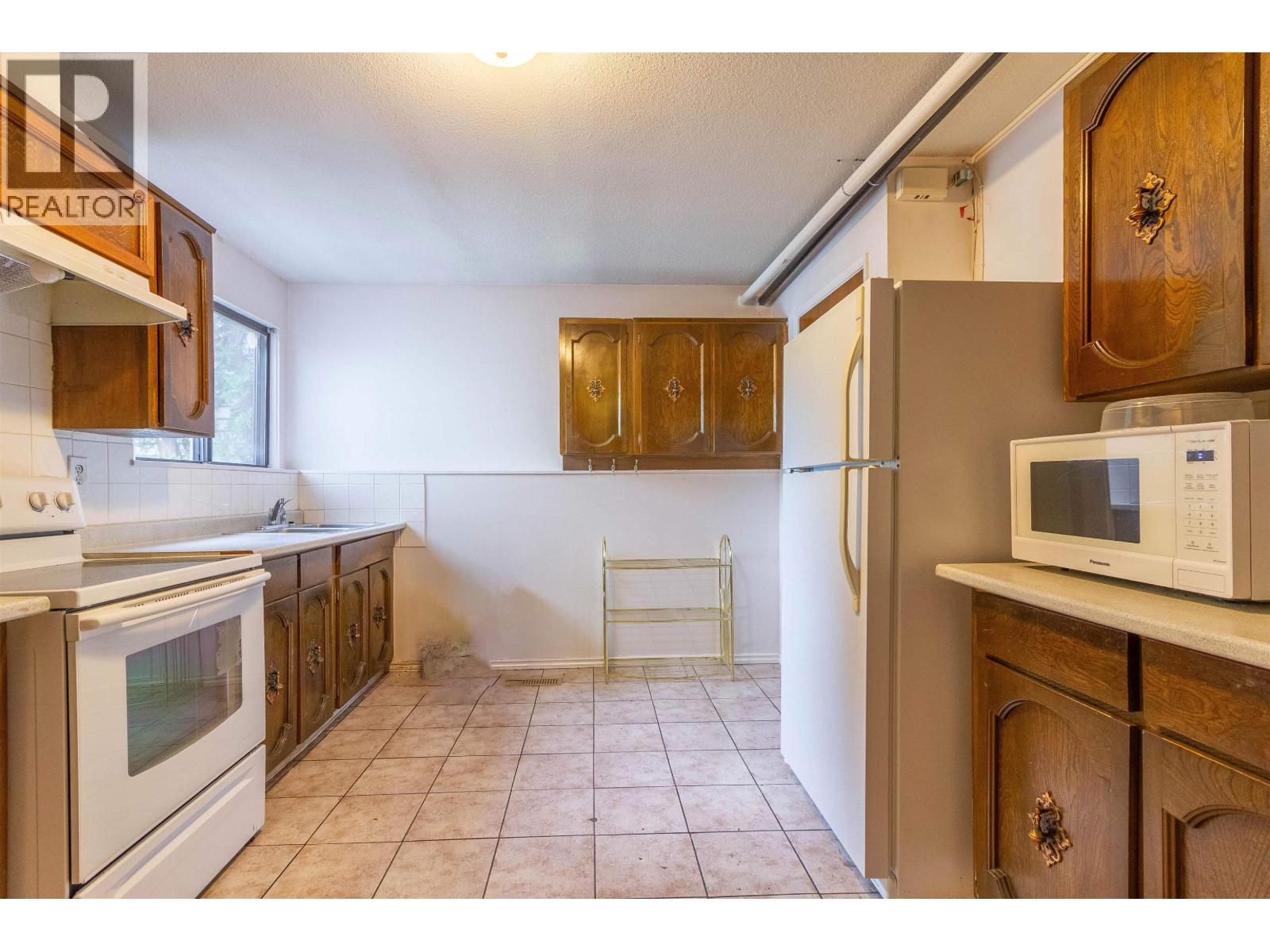 Photo 27 of 1450 Howard Avenue, Burnaby BC