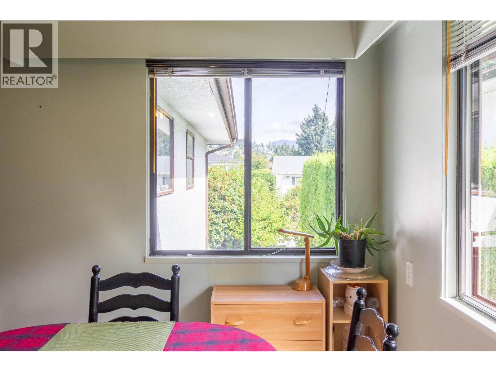 Photo 10 of 1450 Howard Avenue, Burnaby BC