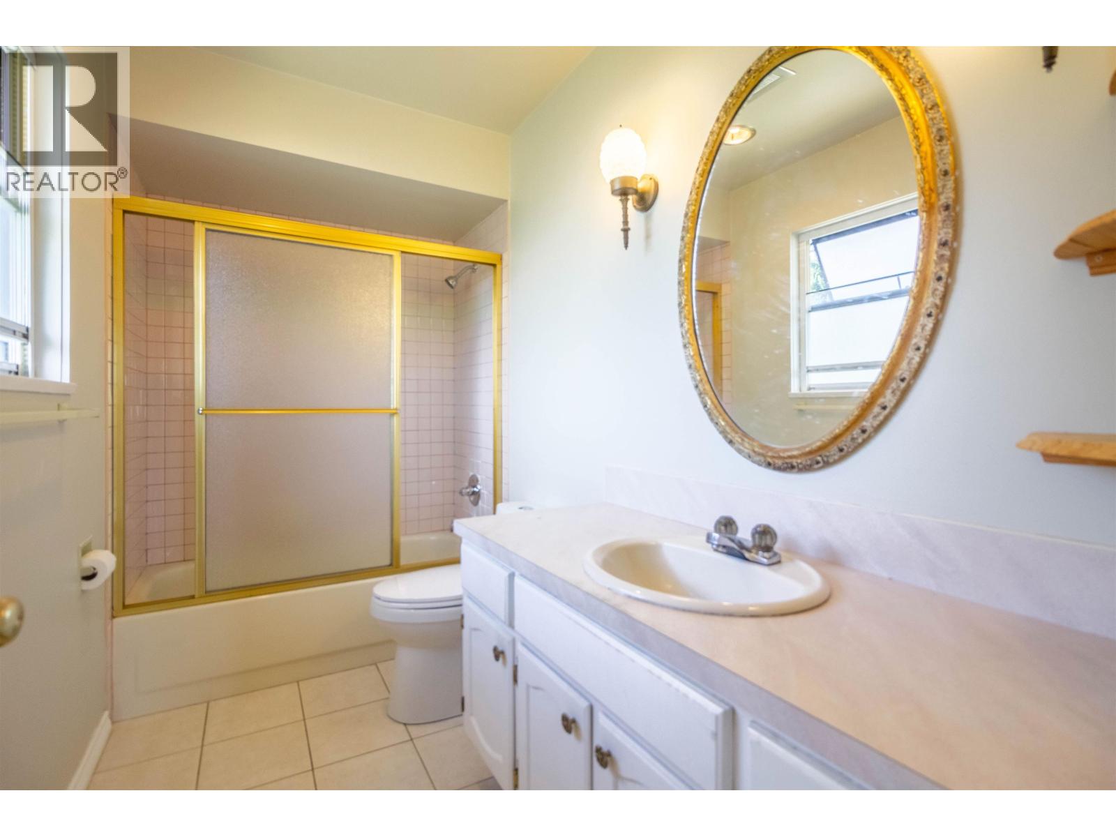 Photo 15 of 1450 Howard Avenue, Burnaby BC