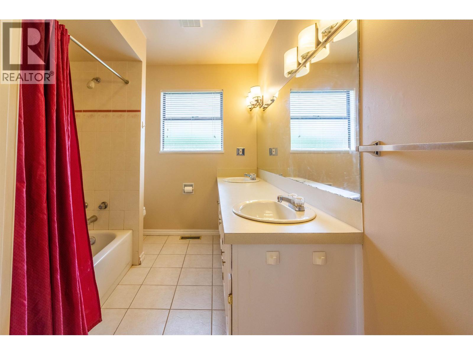 Photo 18 of 1450 Howard Avenue, Burnaby BC