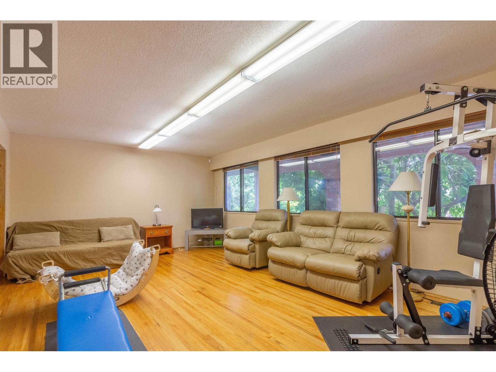 Photo 25 of 1450 Howard Avenue, Burnaby BC