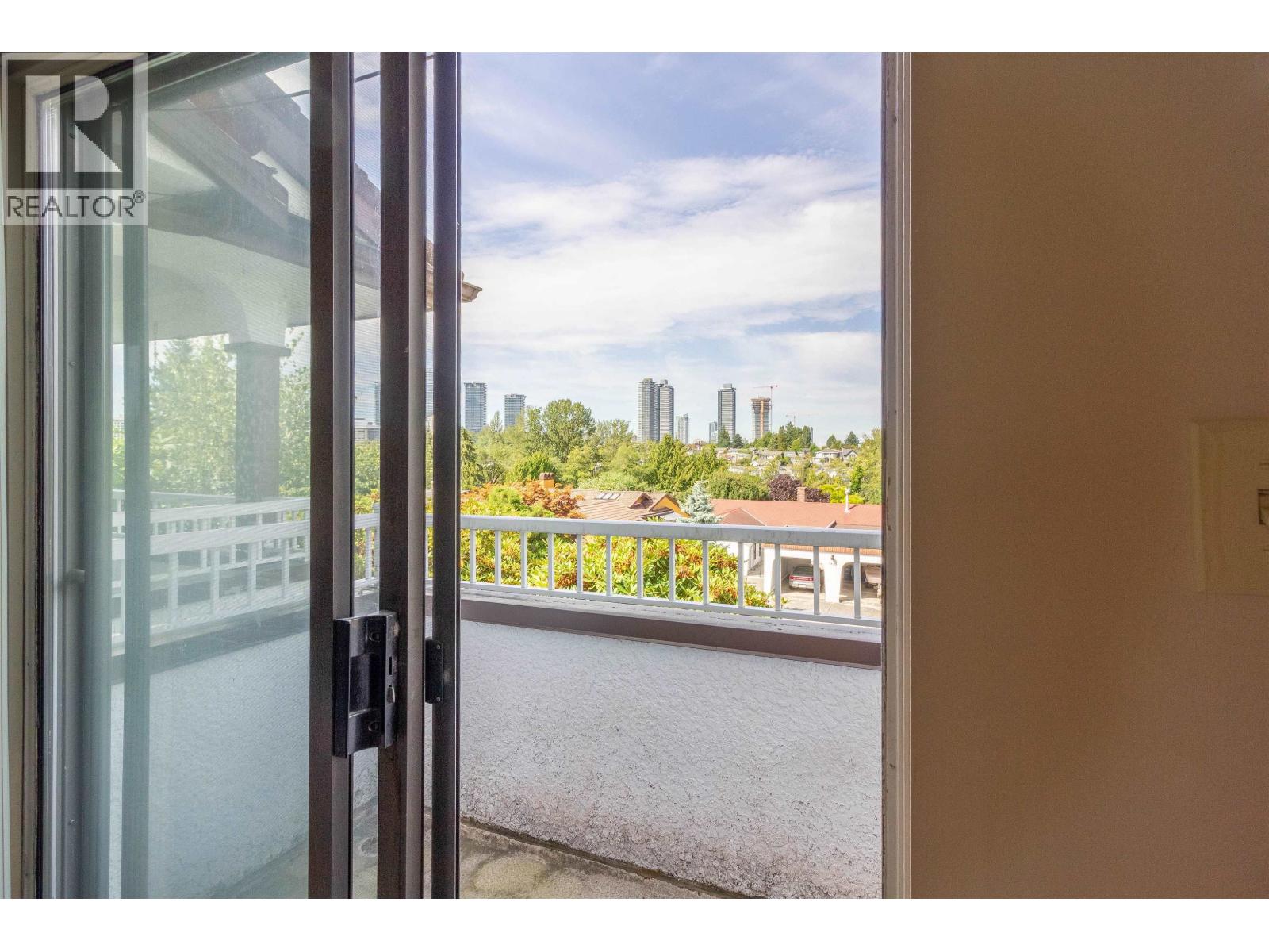Photo 12 of 1450 Howard Avenue, Burnaby BC