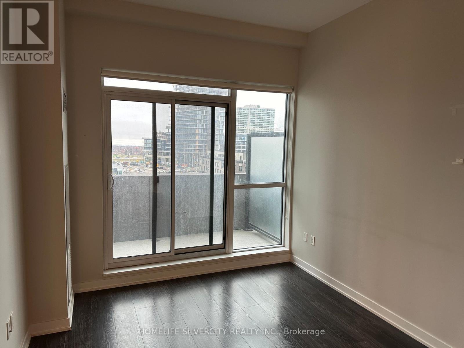 Photo 5 of 512 4055 Parkside Village Drive, Mississauga ON