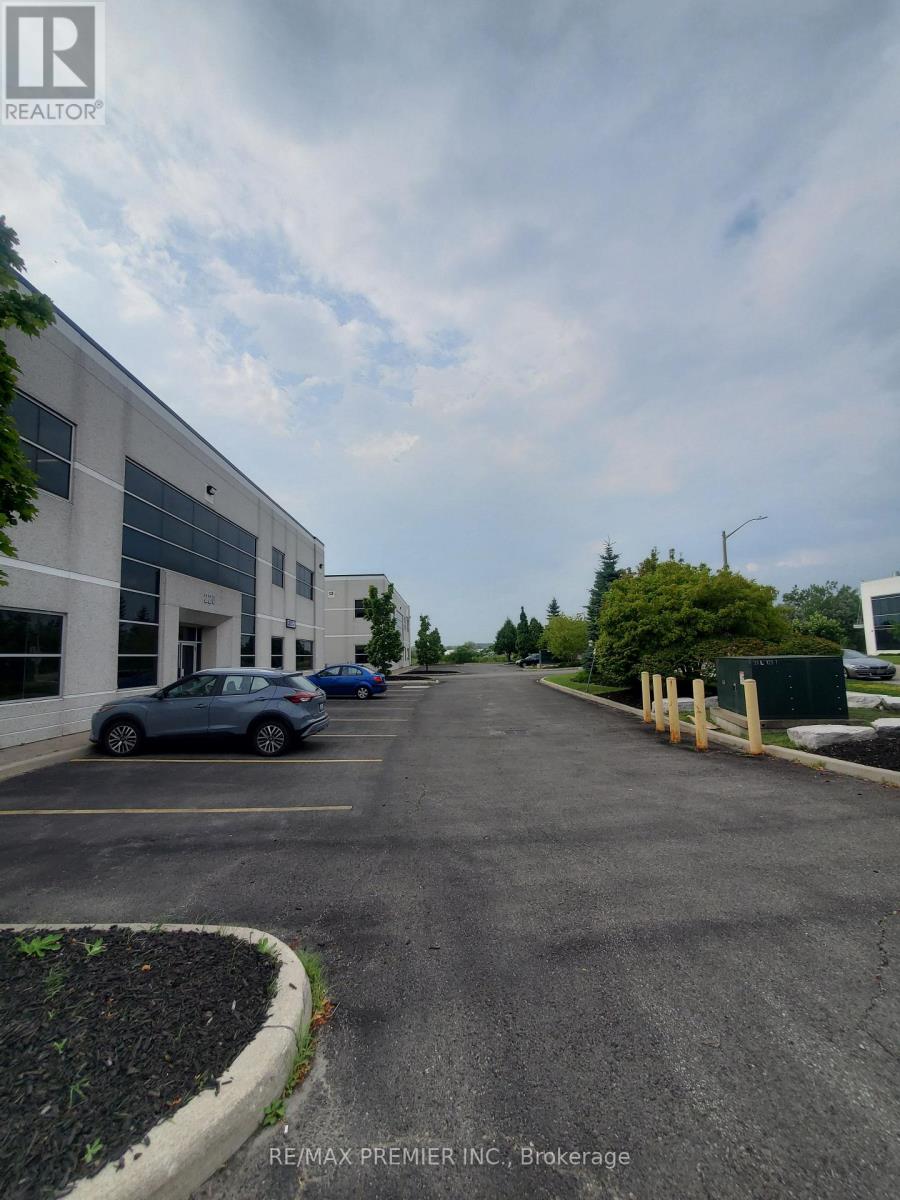 Photo 10 of B 220 Creditview Road, Vaughan ON