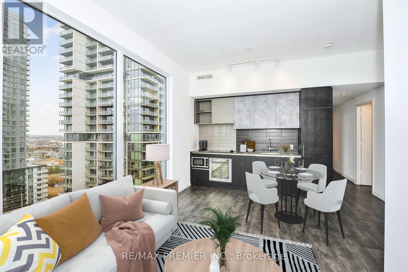 Photo 10 of 1703 1000 Portage Parkway, Vaughan ON