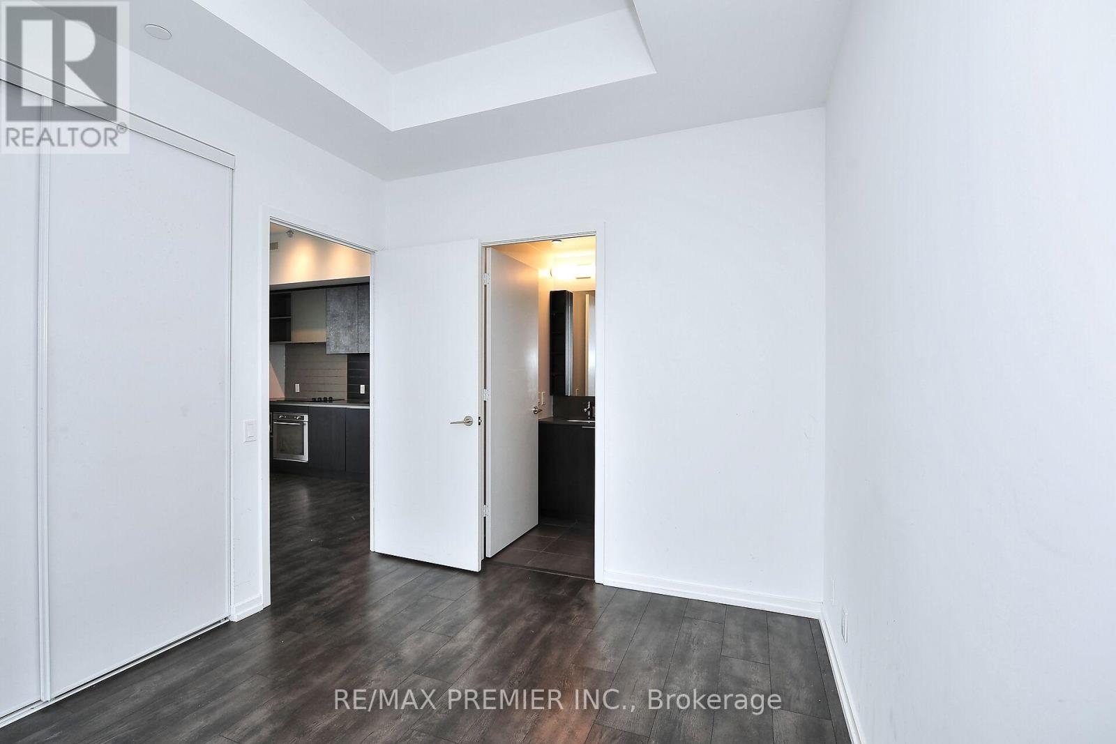Photo 17 of 1703 1000 Portage Parkway, Vaughan ON