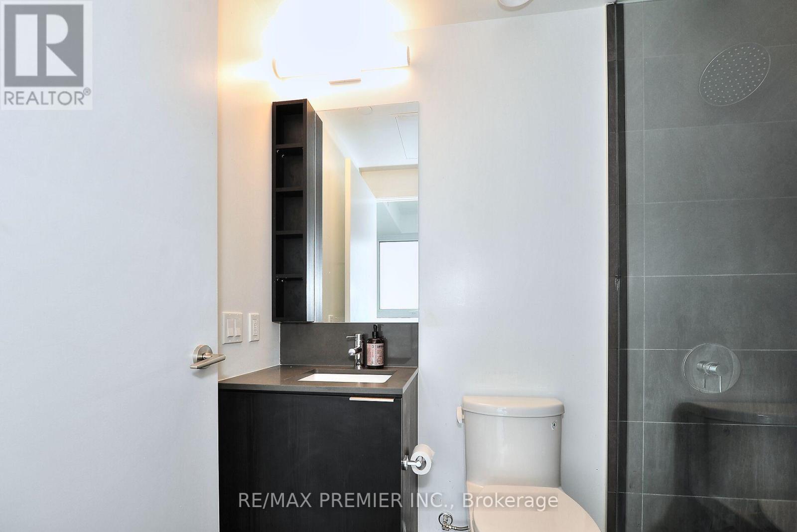 Photo 18 of 1703 1000 Portage Parkway, Vaughan ON