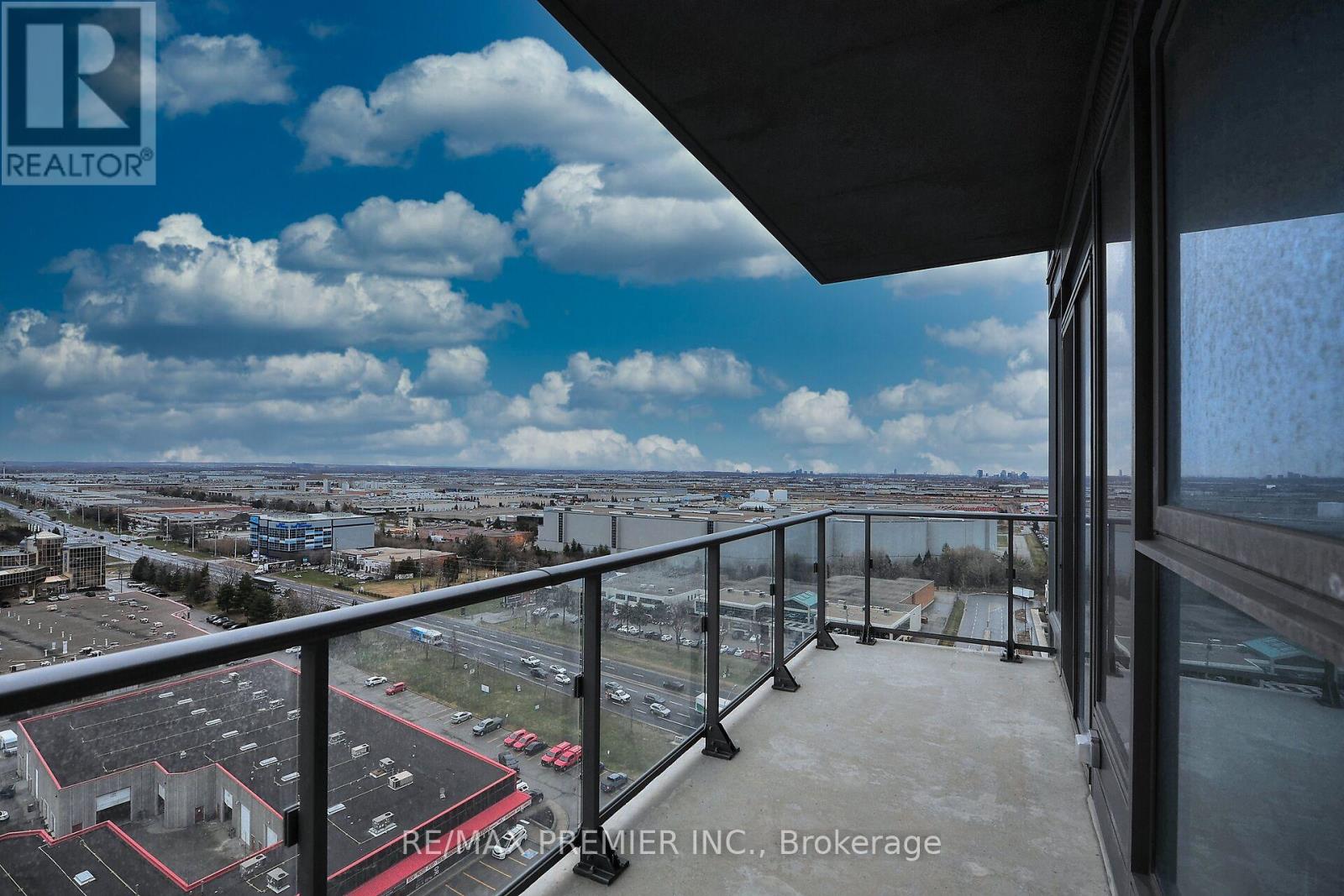 Photo 26 of 1703 1000 Portage Parkway, Vaughan ON