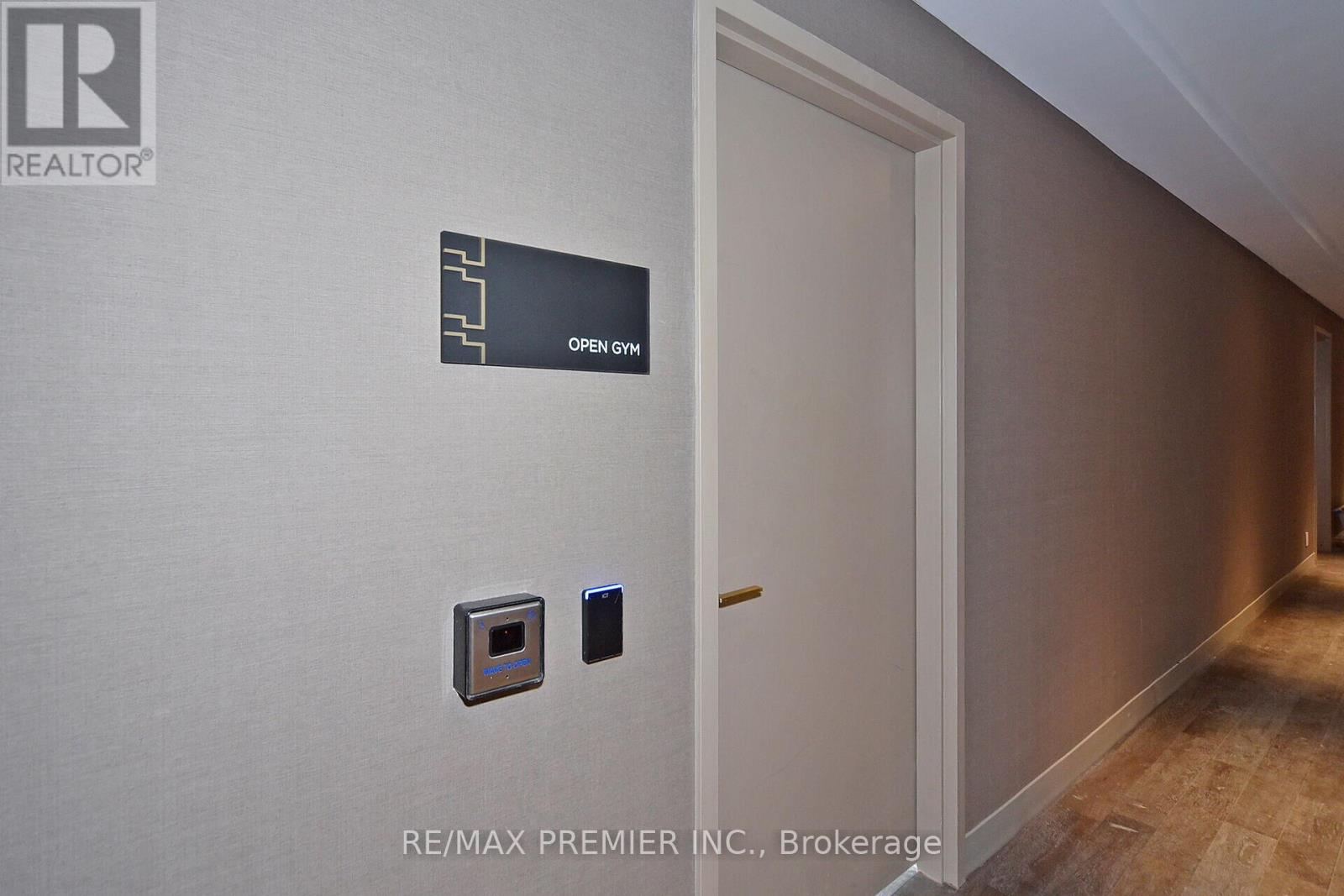 Photo 32 of 1703 1000 Portage Parkway, Vaughan ON
