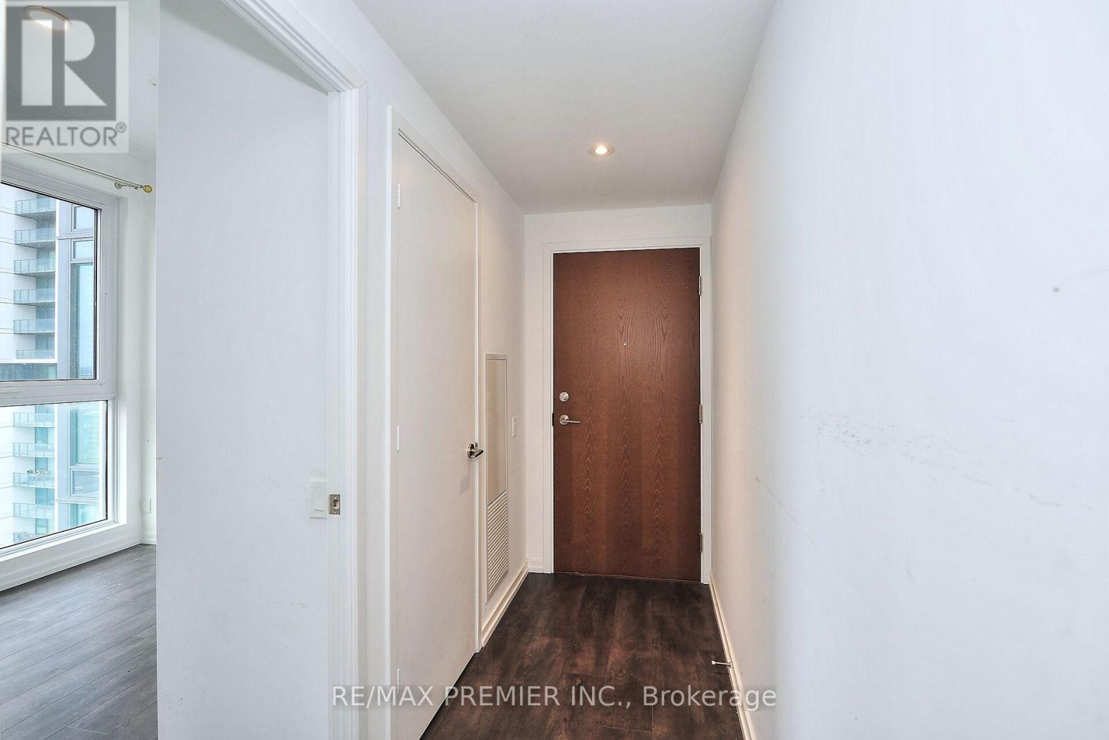 Photo 6 of 1703 1000 Portage Parkway, Vaughan ON