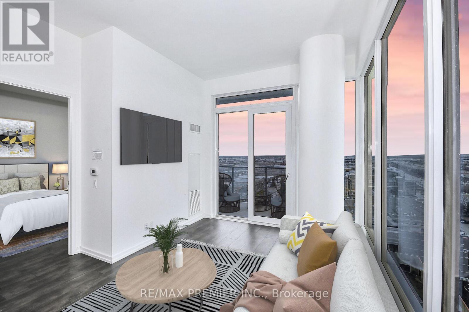 Photo 9 of 1703 1000 Portage Parkway, Vaughan ON