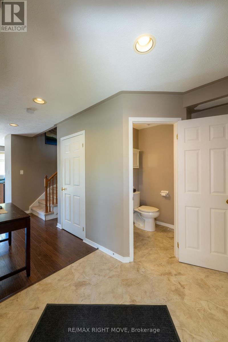 Photo 4 of 147 Julia Crescent, Orillia ON
