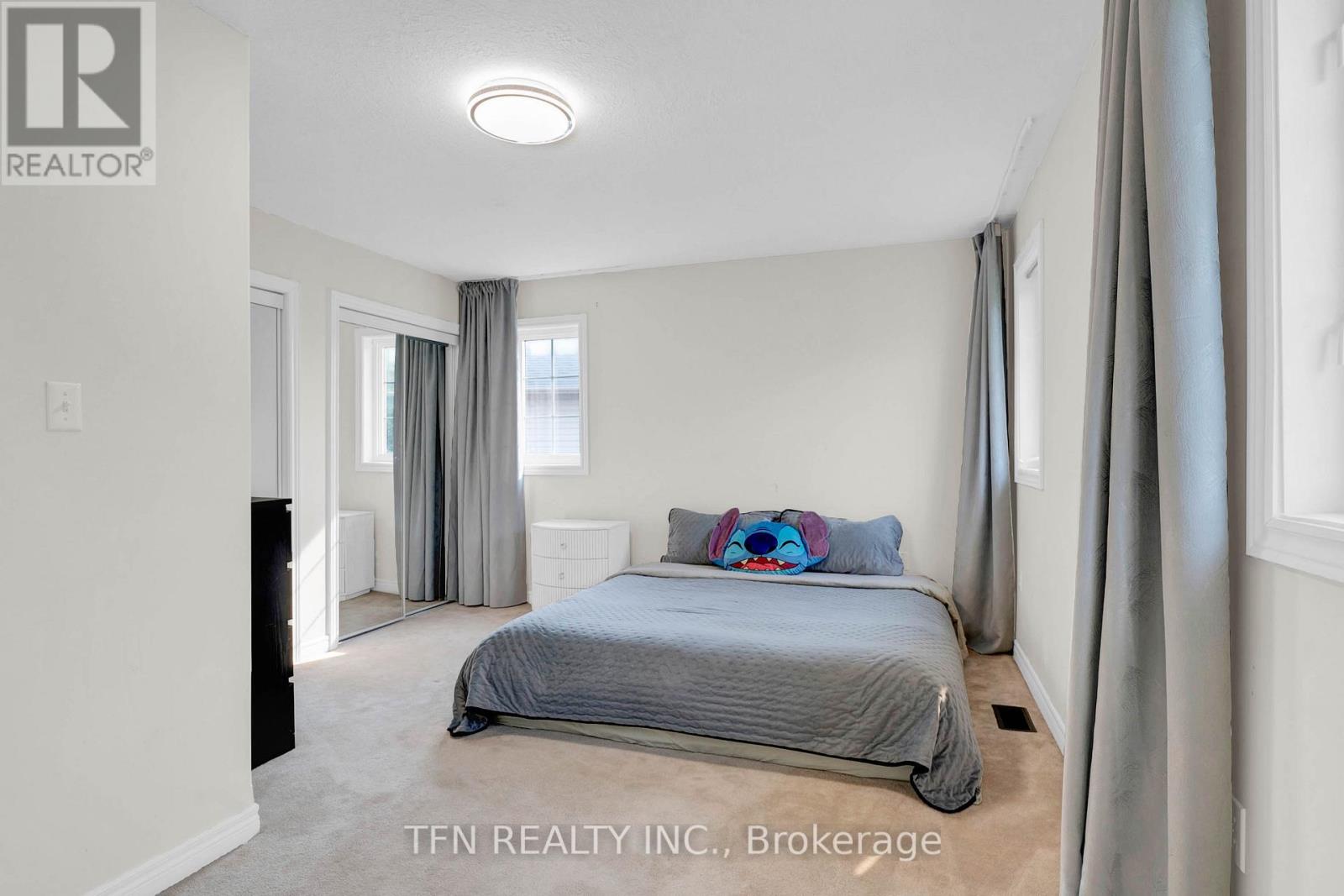 Photo 21 of 34 Balmoral Place, Barrie ON