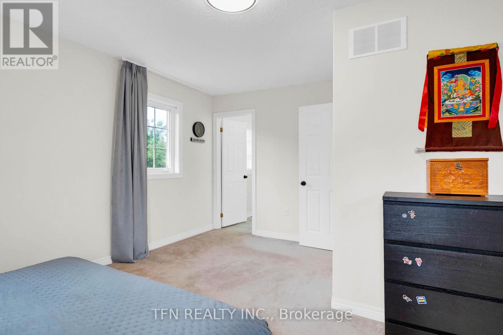 Photo 22 of 34 Balmoral Place, Barrie ON