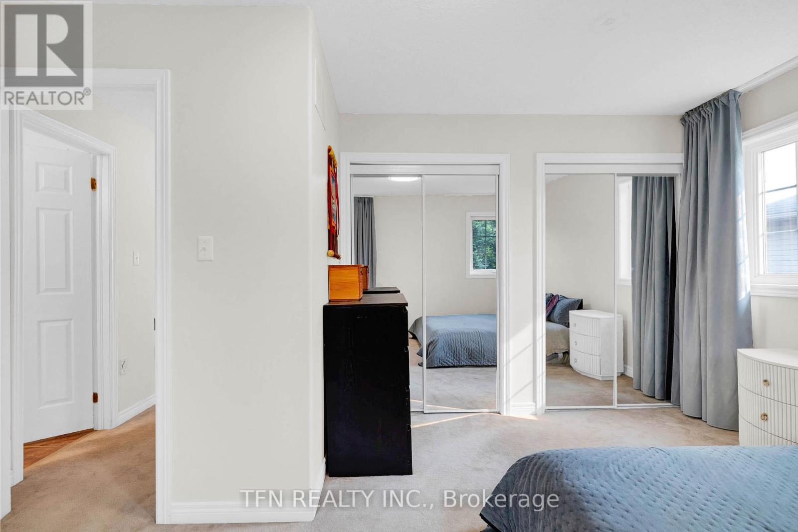 Photo 23 of 34 Balmoral Place, Barrie ON