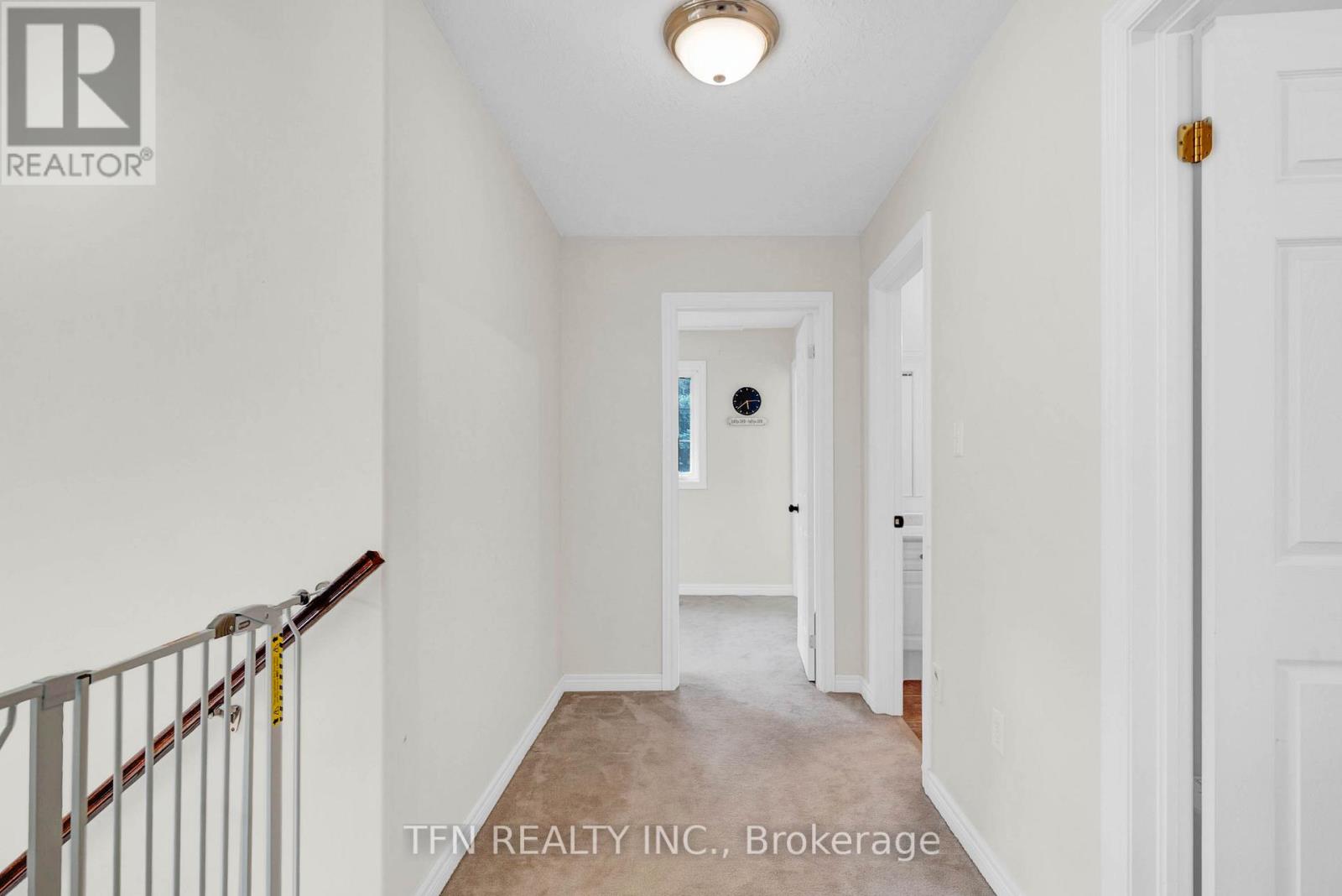 Photo 25 of 34 Balmoral Place, Barrie ON