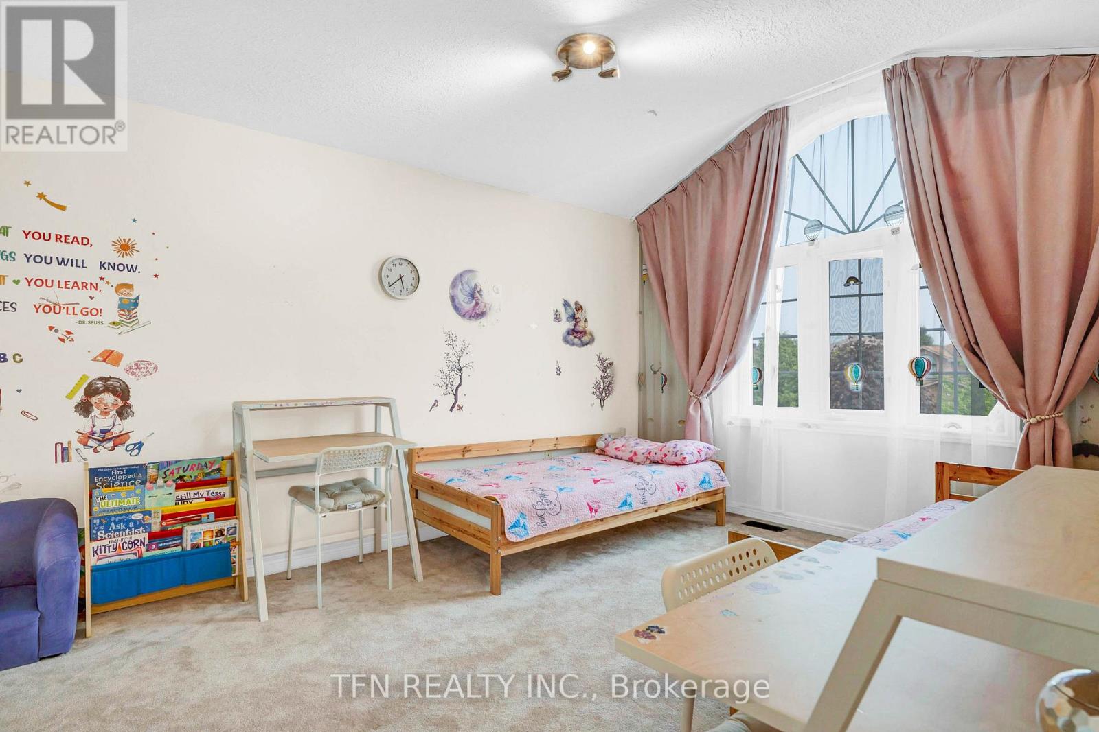 Photo 28 of 34 Balmoral Place, Barrie ON