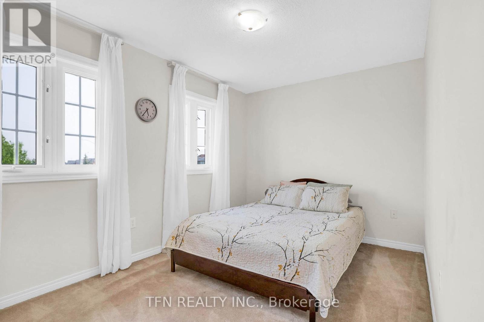 Photo 31 of 34 Balmoral Place, Barrie ON