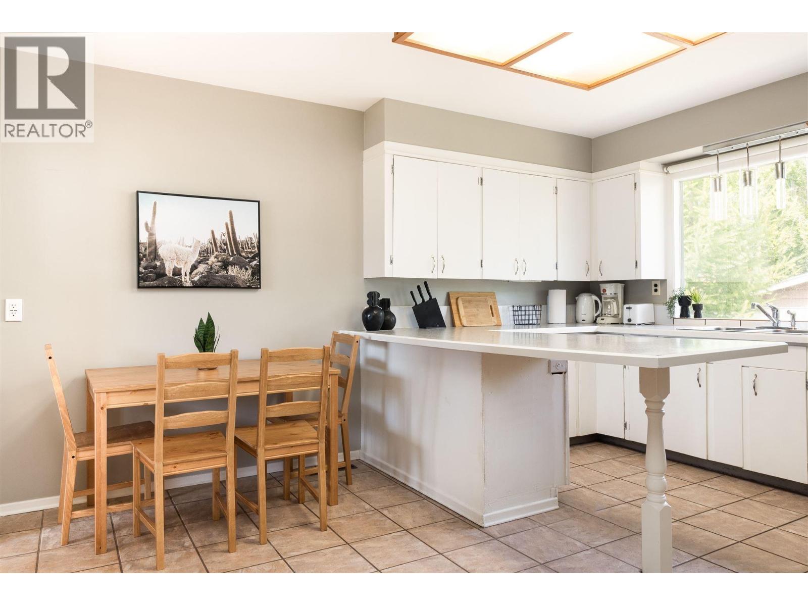 Photo 5 of 764 Francis Avenue, Kelowna BC