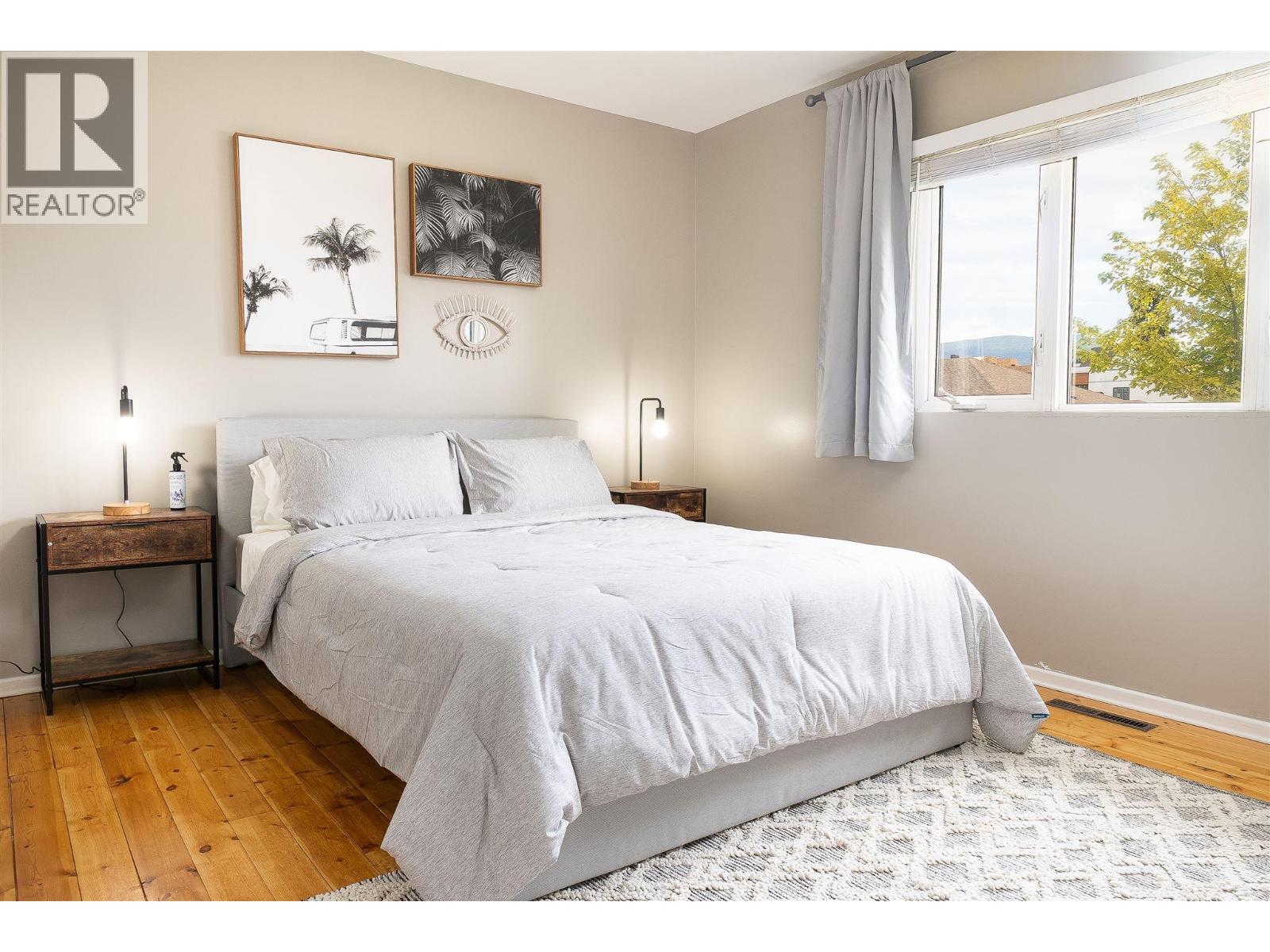 Photo 6 of 764 Francis Avenue, Kelowna BC