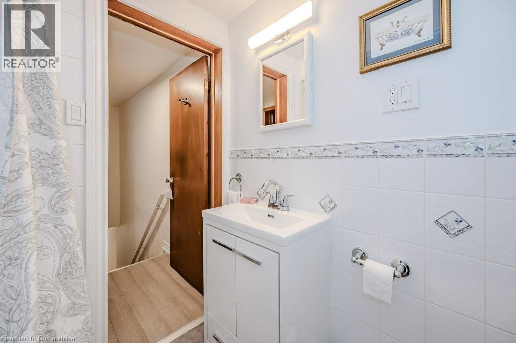 Photo 4 of 63 Beechwood Avenue, Hamilton ON