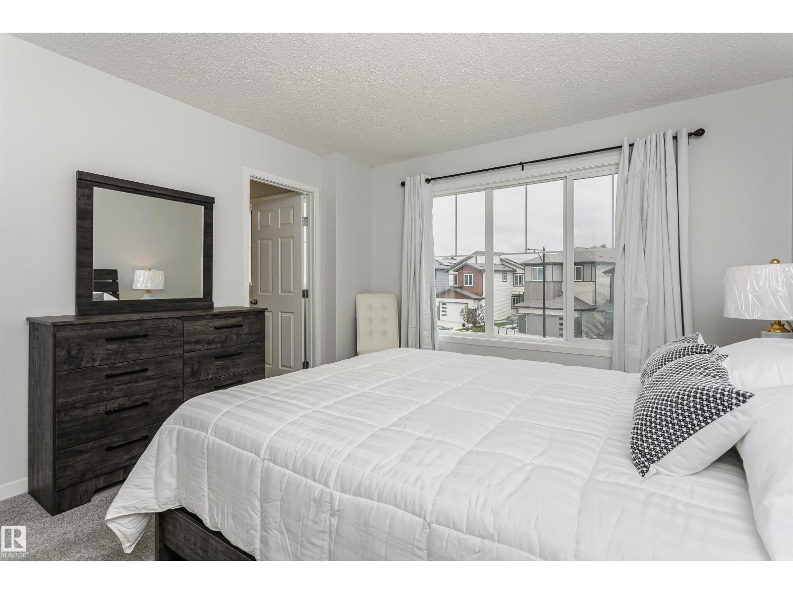 Photo 17 of 1640 Erker Wy Nw, Edmonton AB