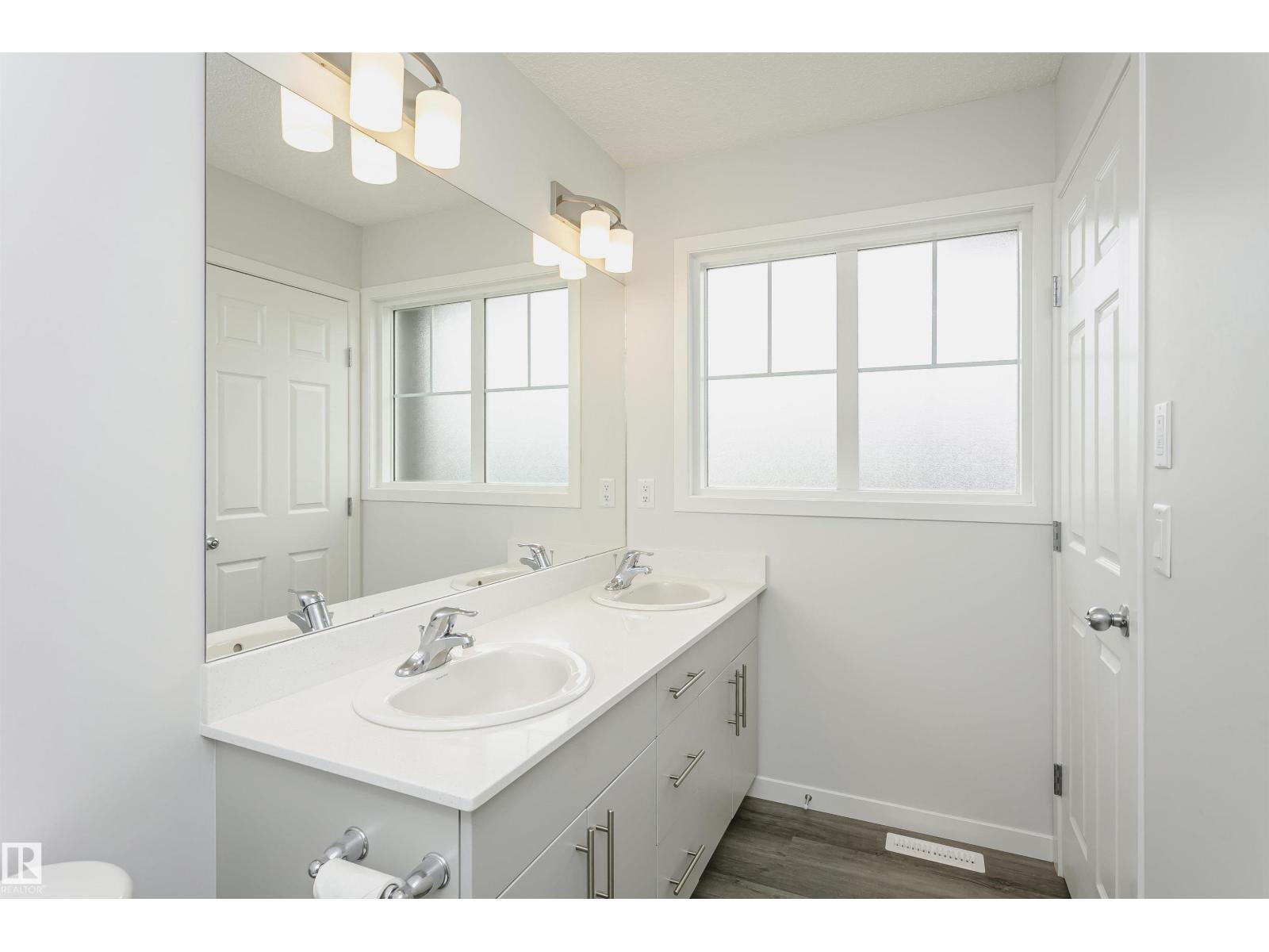 Photo 1 of 1640 Erker Wy Nw, Edmonton AB