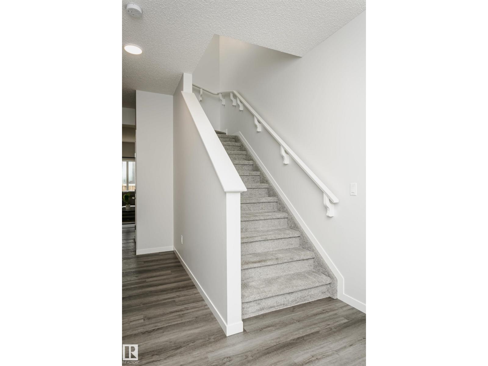 Photo 33 of 1640 Erker Wy Nw, Edmonton AB