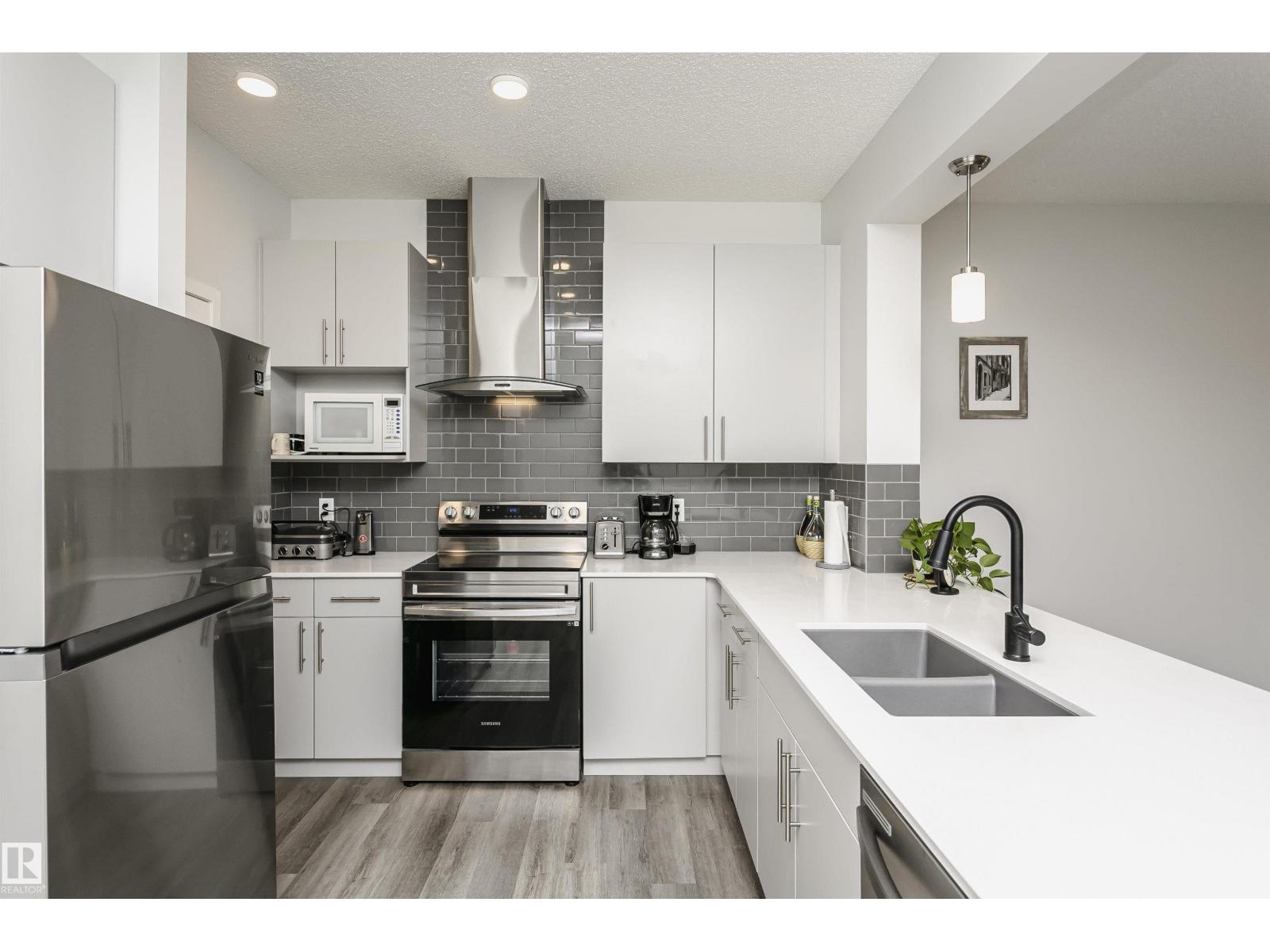 Photo 37 of 1640 Erker Wy Nw, Edmonton AB