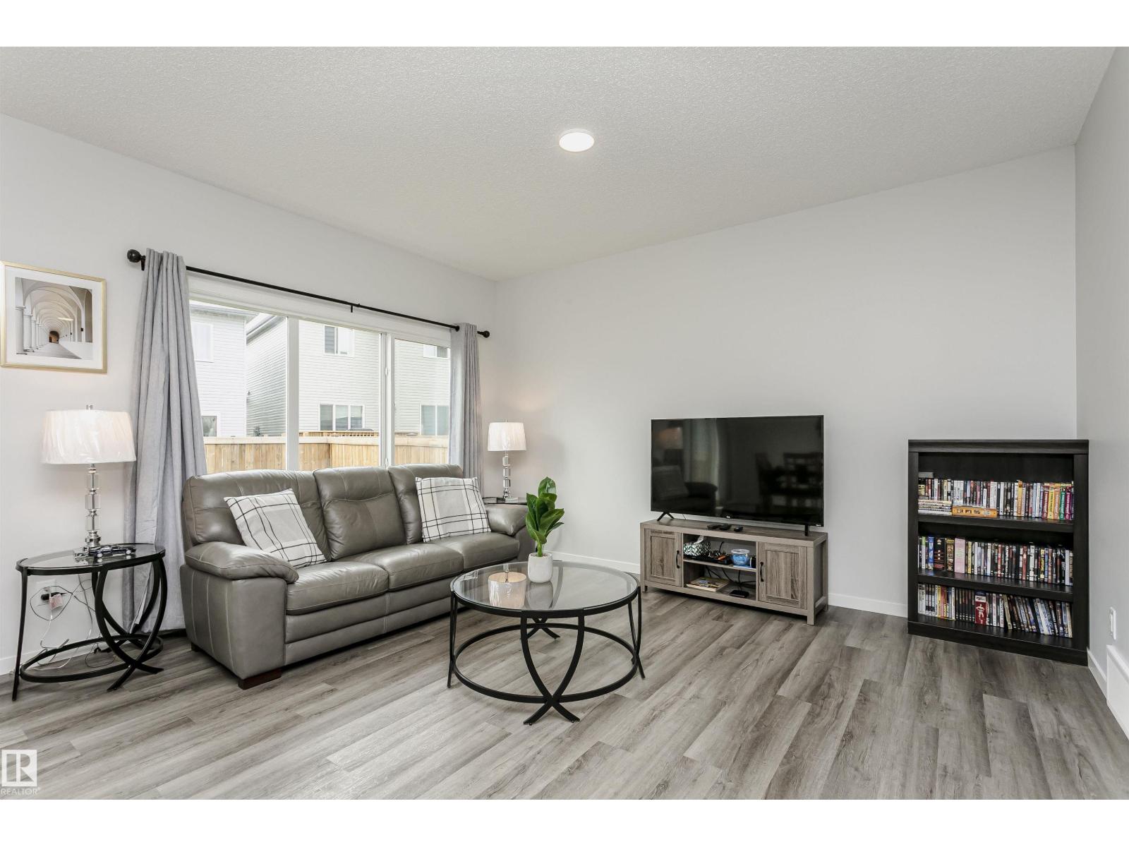Photo 3 of 1640 Erker Wy Nw, Edmonton AB