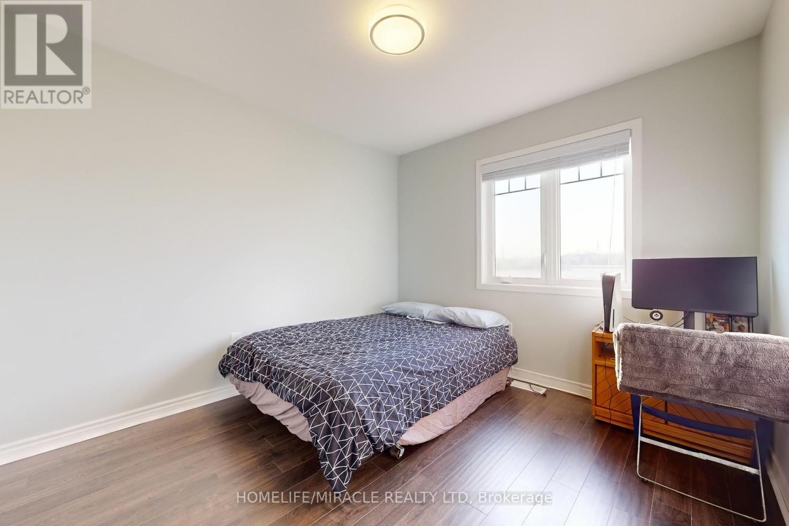 Photo 9 of 1168 Duignan Crescent, Milton ON