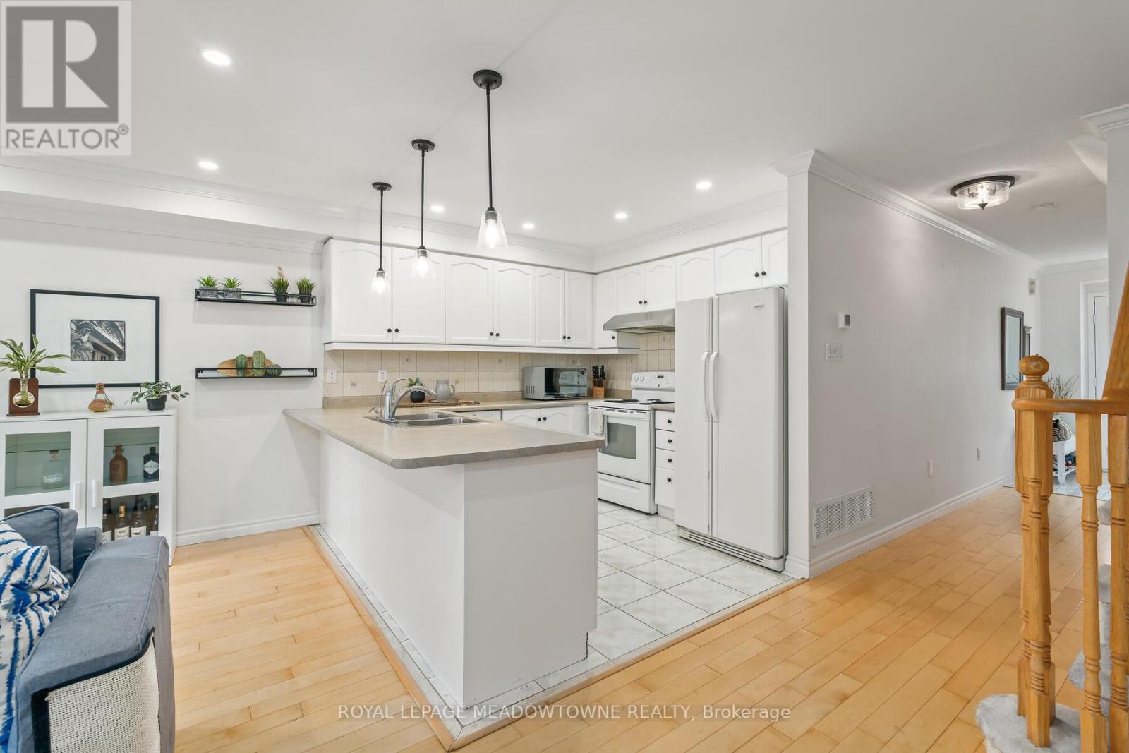 Photo 29 of 11 Bradley Drive, Halton Hills ON