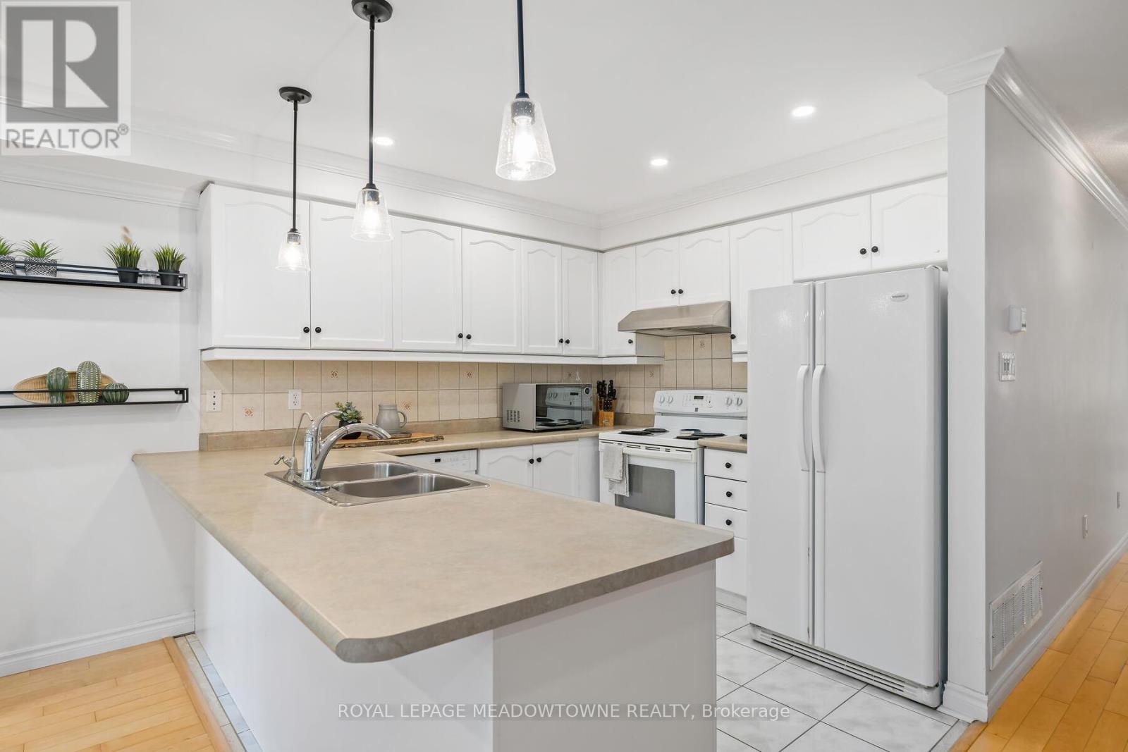 Photo 12 of 11 Bradley Drive, Halton Hills ON