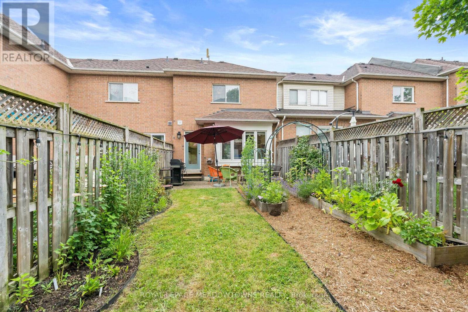 Photo 2 of 11 Bradley Drive, Halton Hills ON