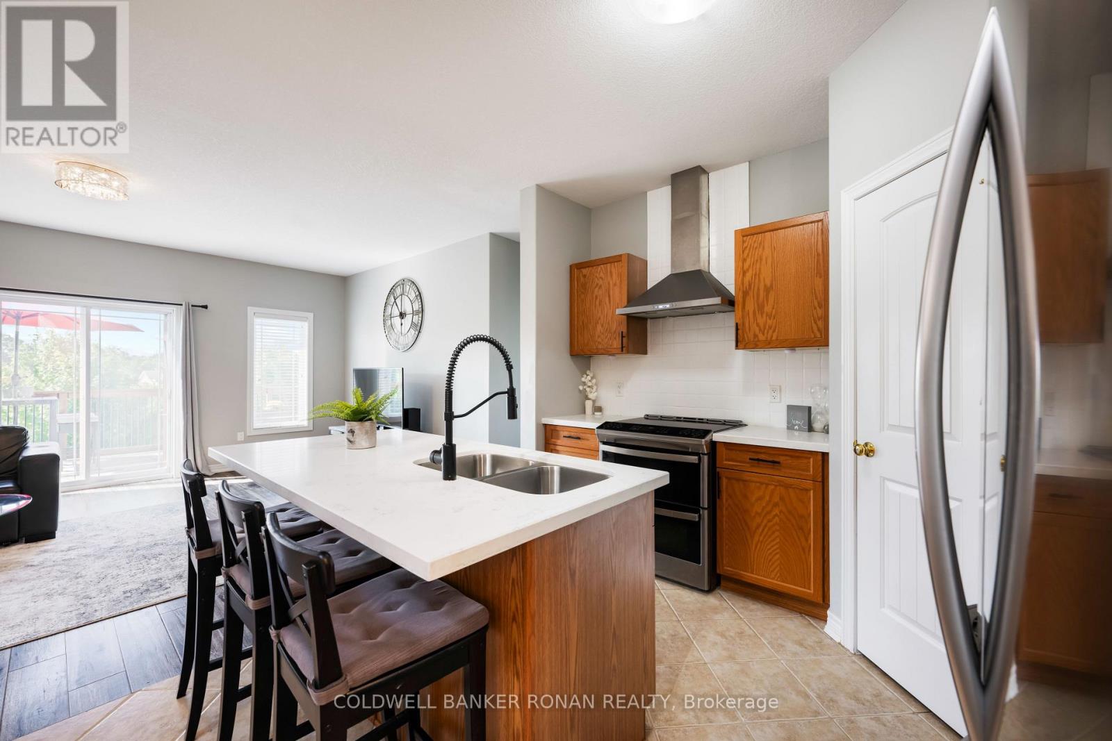 Photo 10 of 46 Preston Drive, Orangeville ON