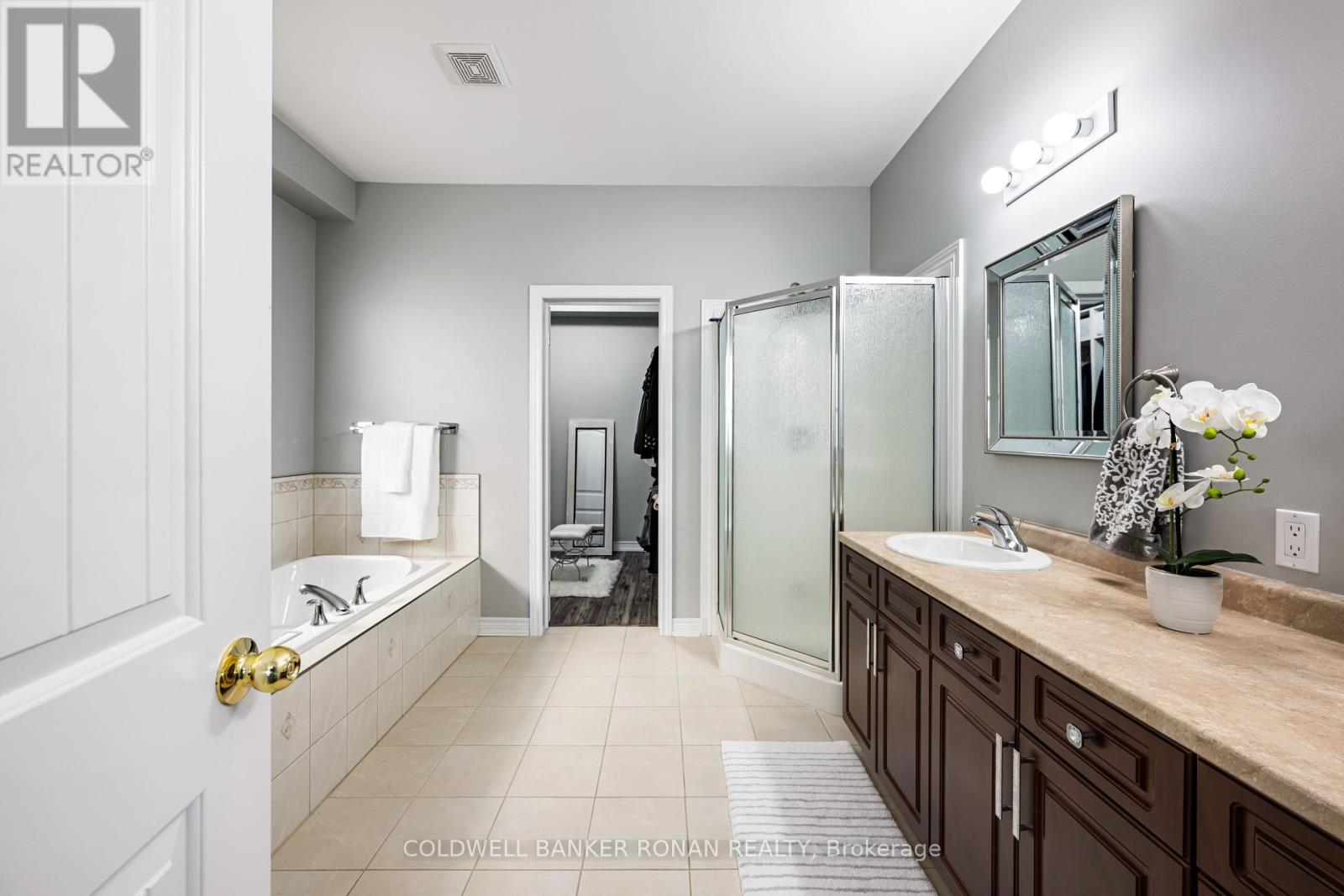 Photo 17 of 46 Preston Drive, Orangeville ON