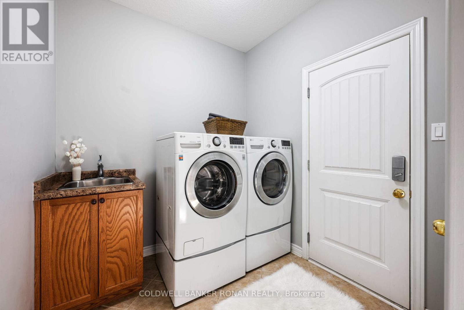 Photo 20 of 46 Preston Drive, Orangeville ON