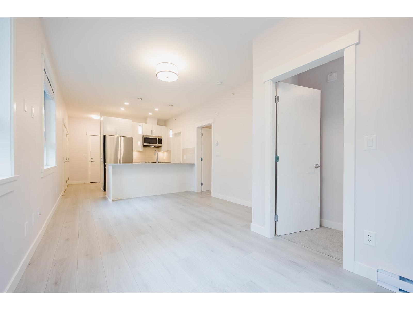 406 32690 14TH AVENUE, Mission