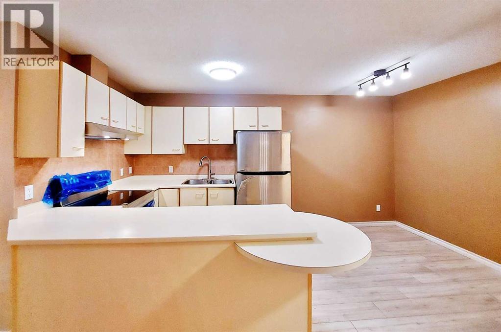 22, 2722 EDENWOLD Heights NW, Calgary, Alberta