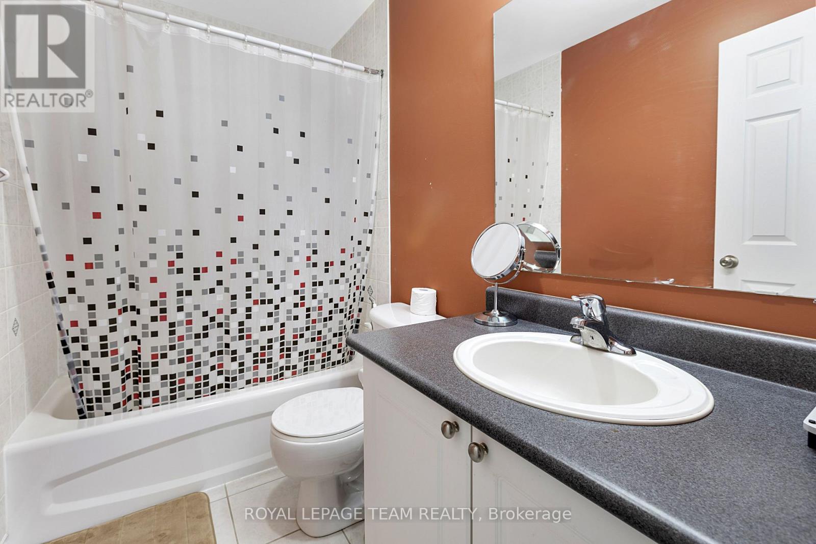 Photo 19 of 118 3265 St Joseph Boulevard, Ottawa ON