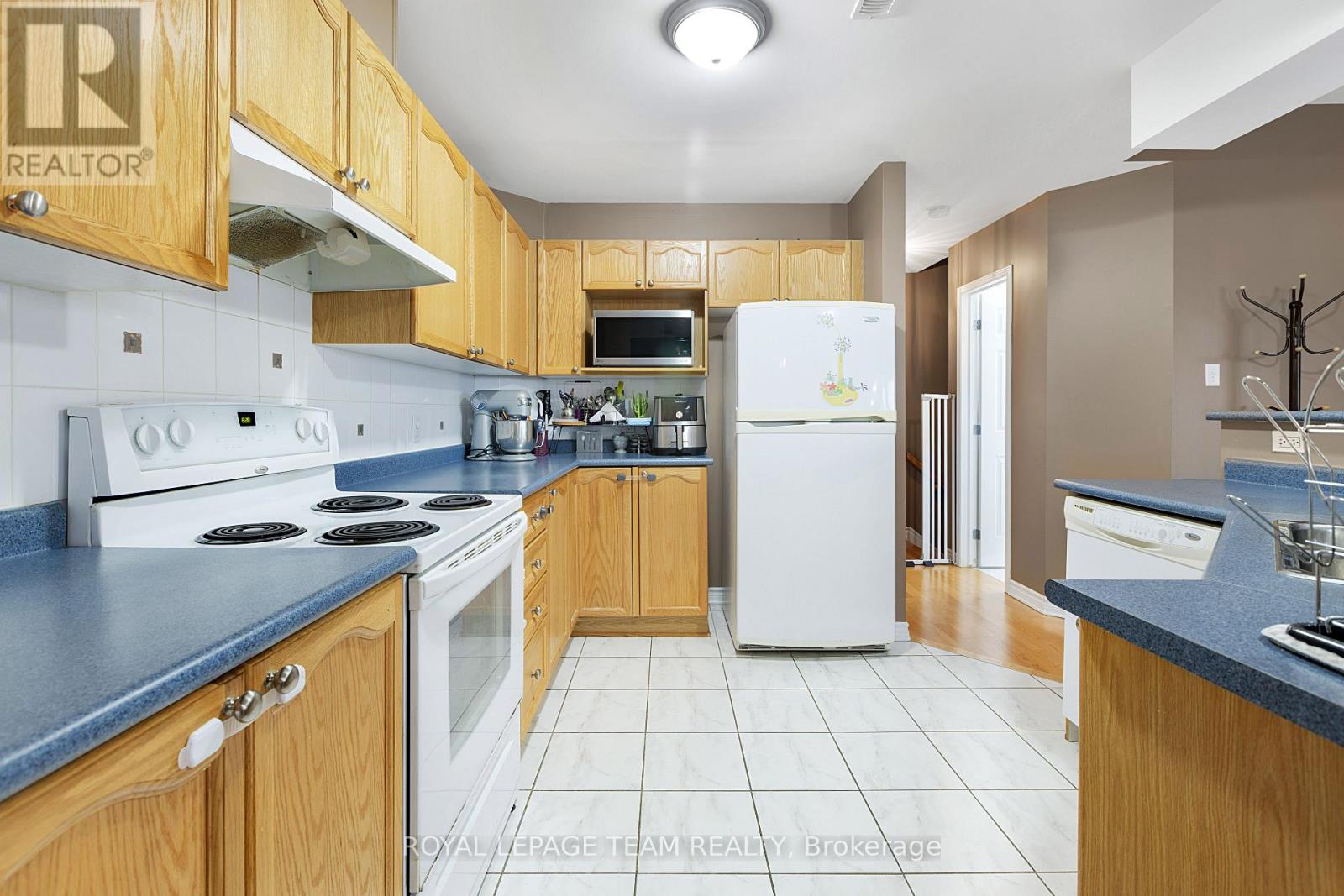 Photo 8 of 118 3265 St Joseph Boulevard, Ottawa ON