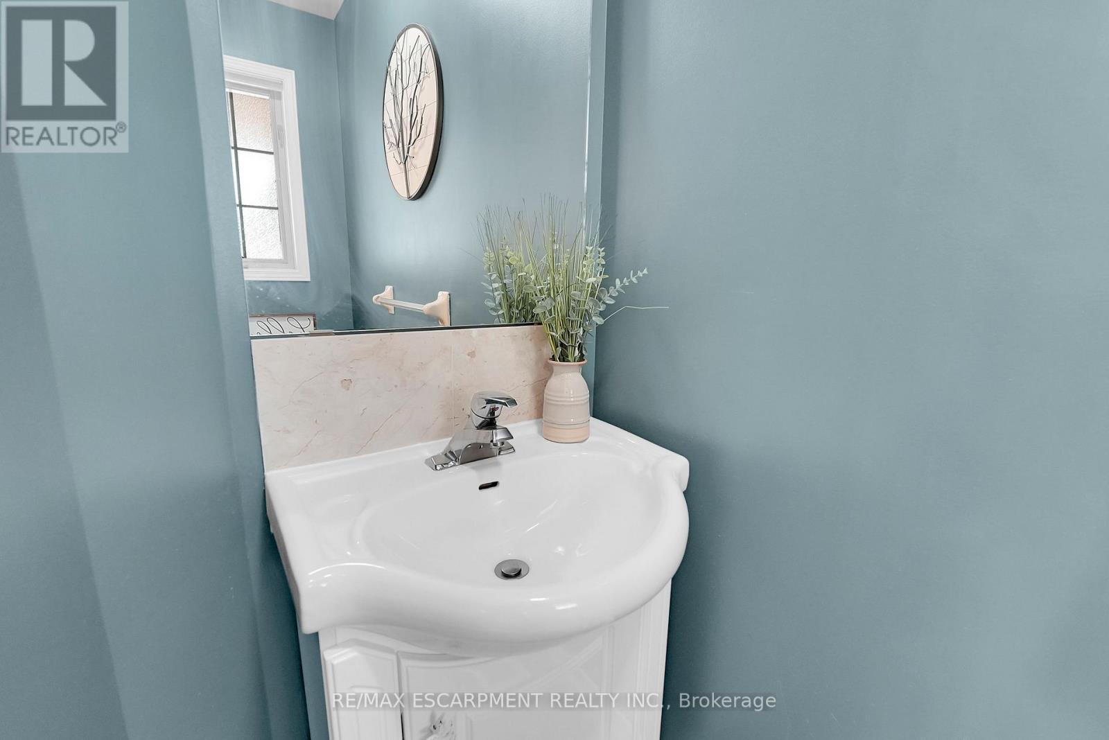 Photo 12 of 6 Southbrook Drive, Hamilton ON